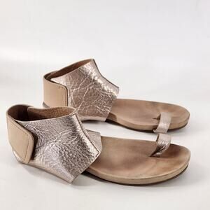Pedro Garcia Metallic Ankle Cuff Sandals Flat Toe Loop Gladiator EU38 Rose Gold